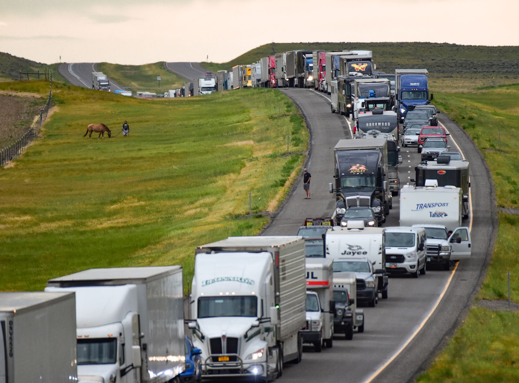 'Mass casualty' crash on I90 near Hardin closes interstate